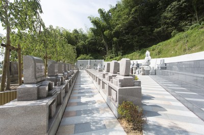 名方池ロイヤルパーク　永代管理墓　桜の園