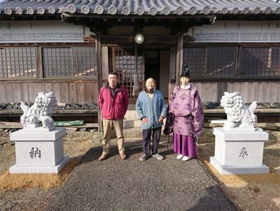 卒寿の記念に海上安全と家内安全を祈願して狛犬一式をご奉納