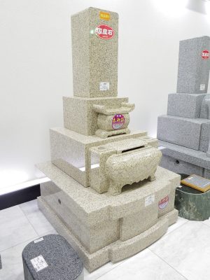 本御影石　石塔