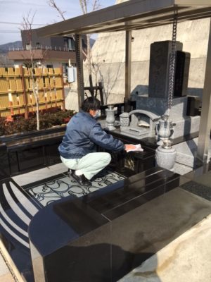 お参り代行囲いの拭き掃除