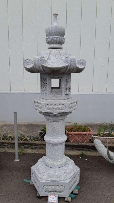 春日灯籠　庵治型6尺　白ミカゲ石